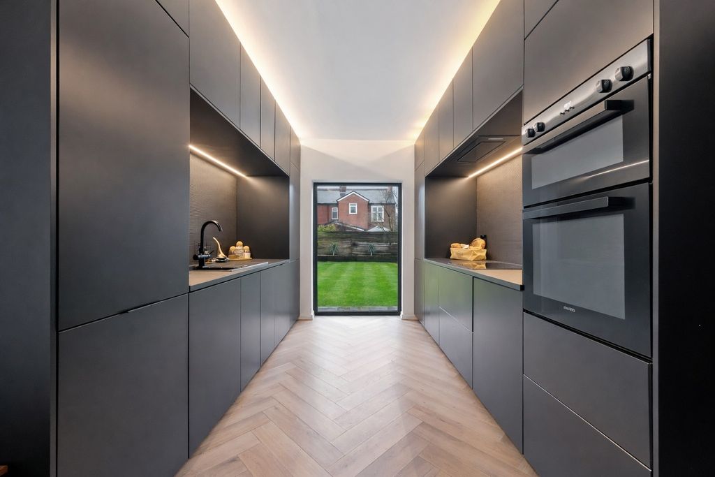 Property photo 3 of 73 4869356