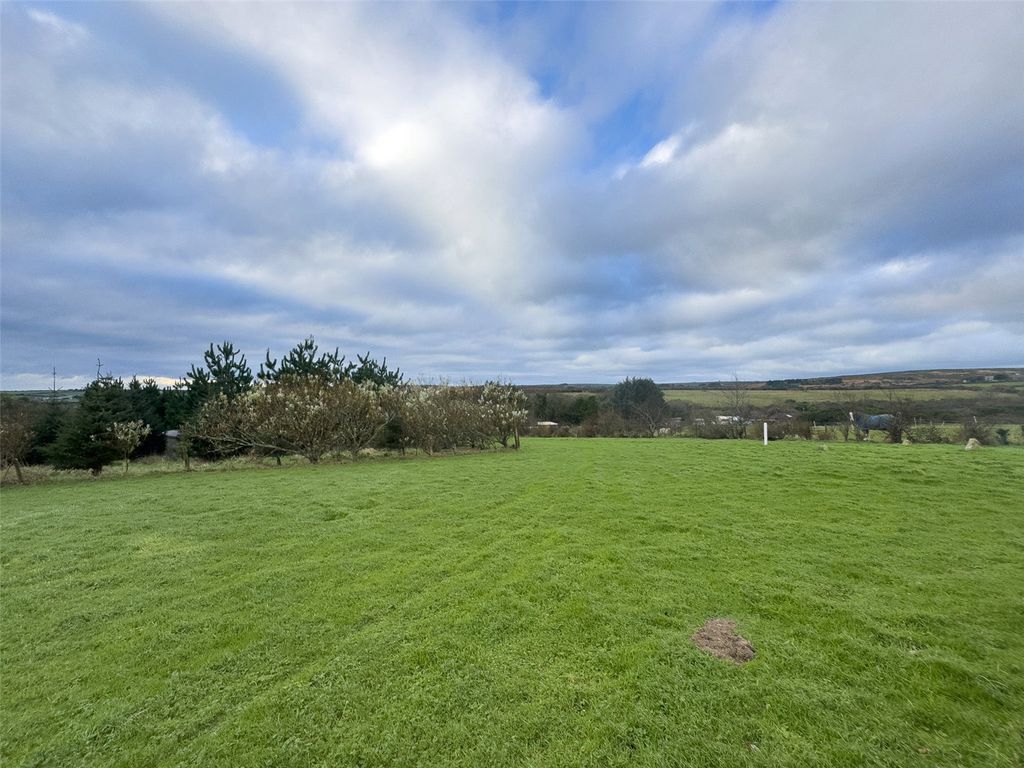 Property photo 3 of 34 Picture No. 04