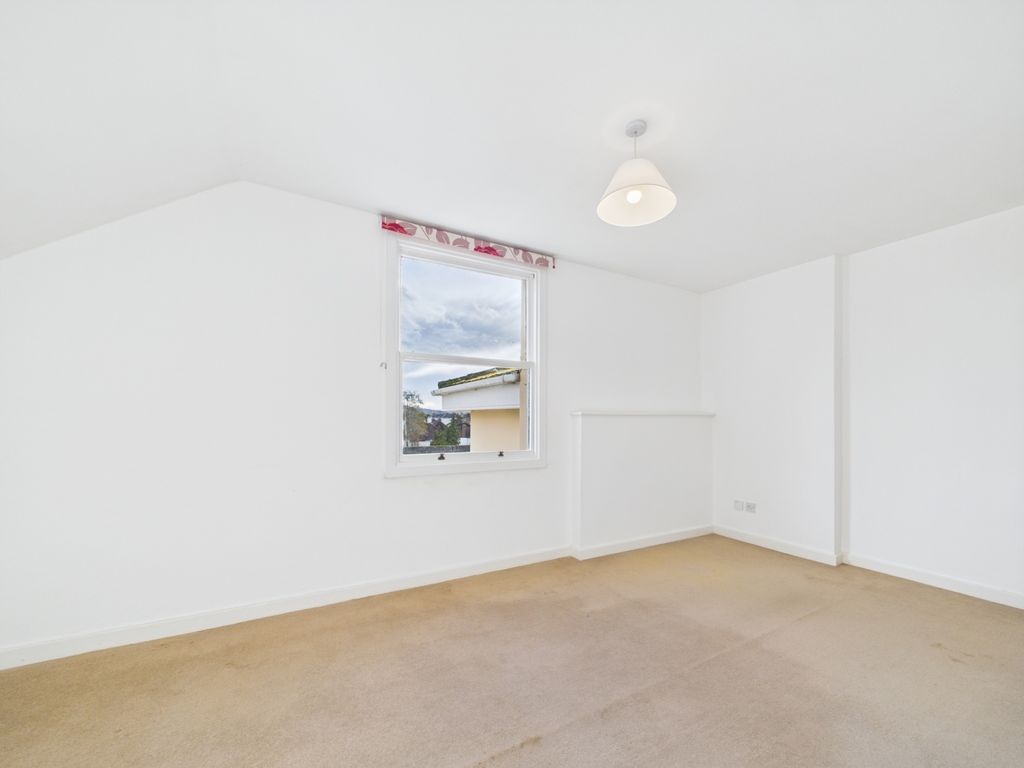 Property photo 3 of 7 Cam01740G0-Pr0345-Still002