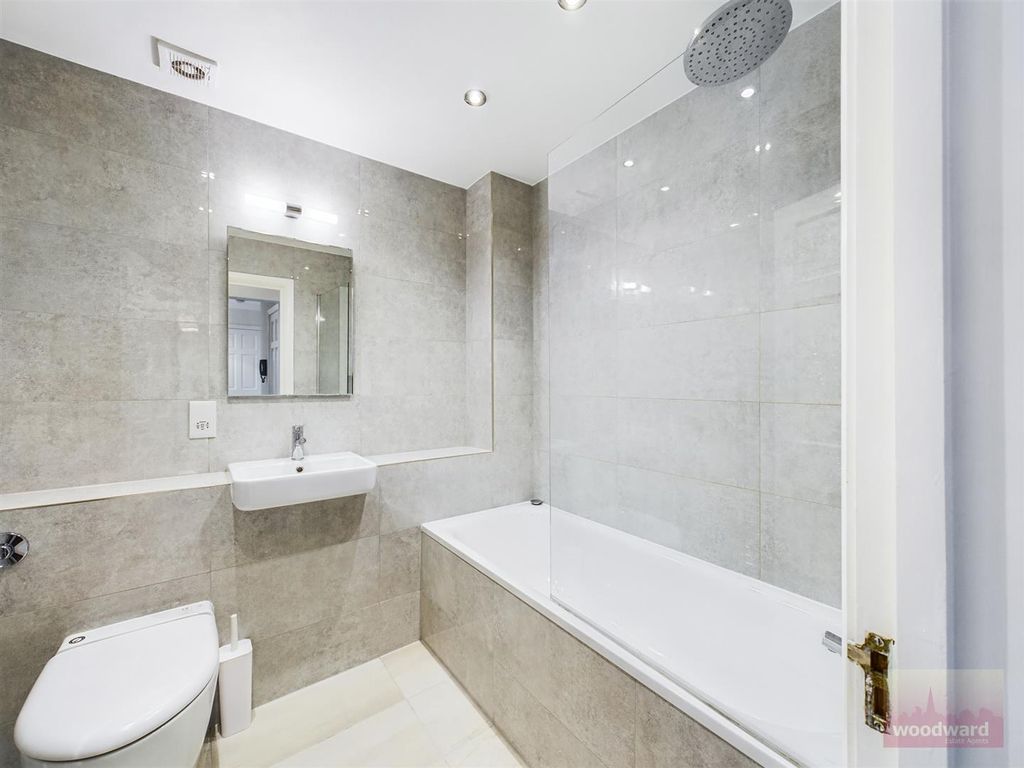 Property photo 3 of 19 Cam01320G0-Pr0067-Still011.Jpg