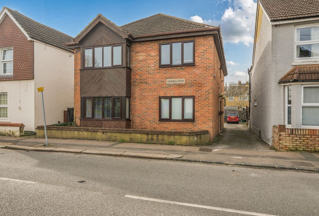 Property photo 1 of 7 1417183-20-69946c...