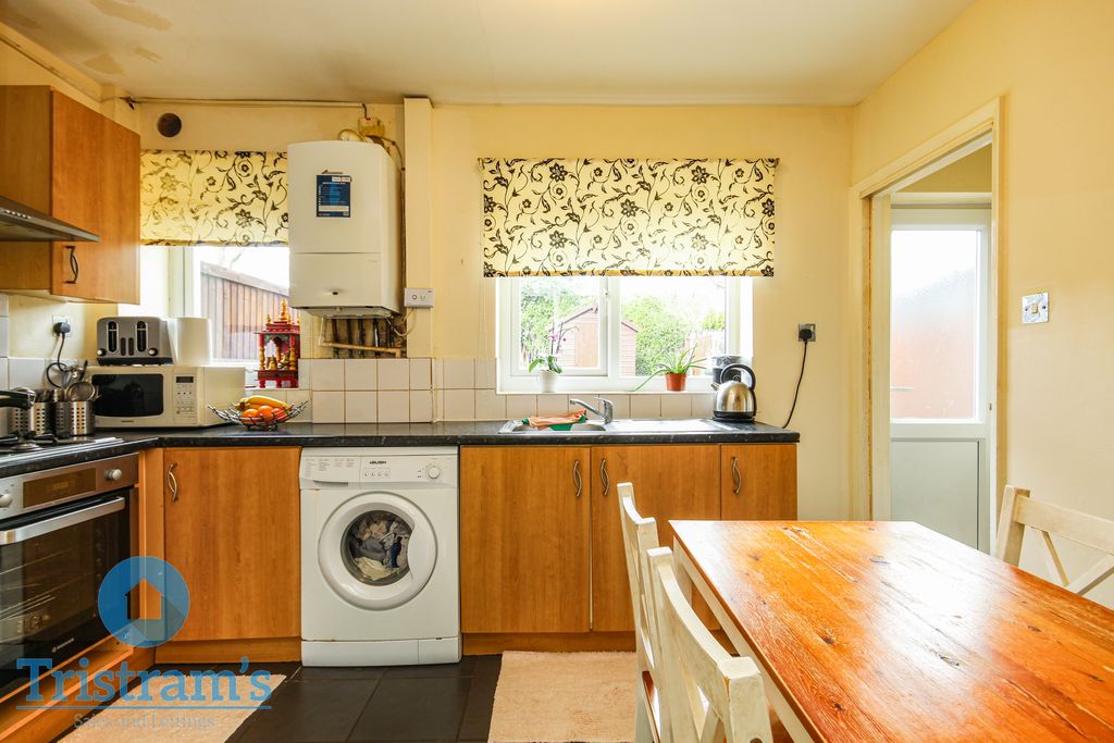 Property photo 3 of 18