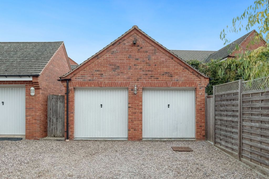 Property photo 2 of 22