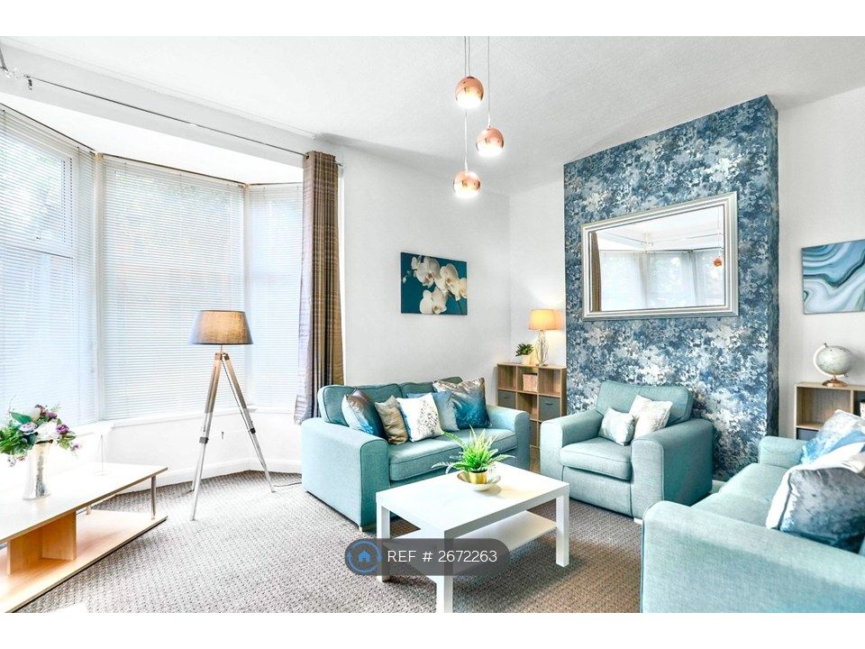 Property photo 1 of 10 Sitting Room