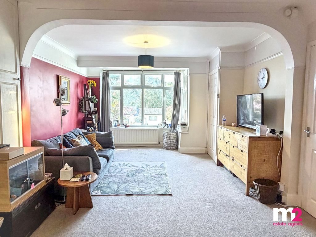 Property photo 2 of 20