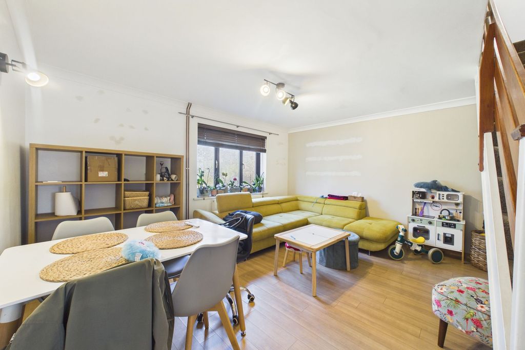 Property photo 3 of 14