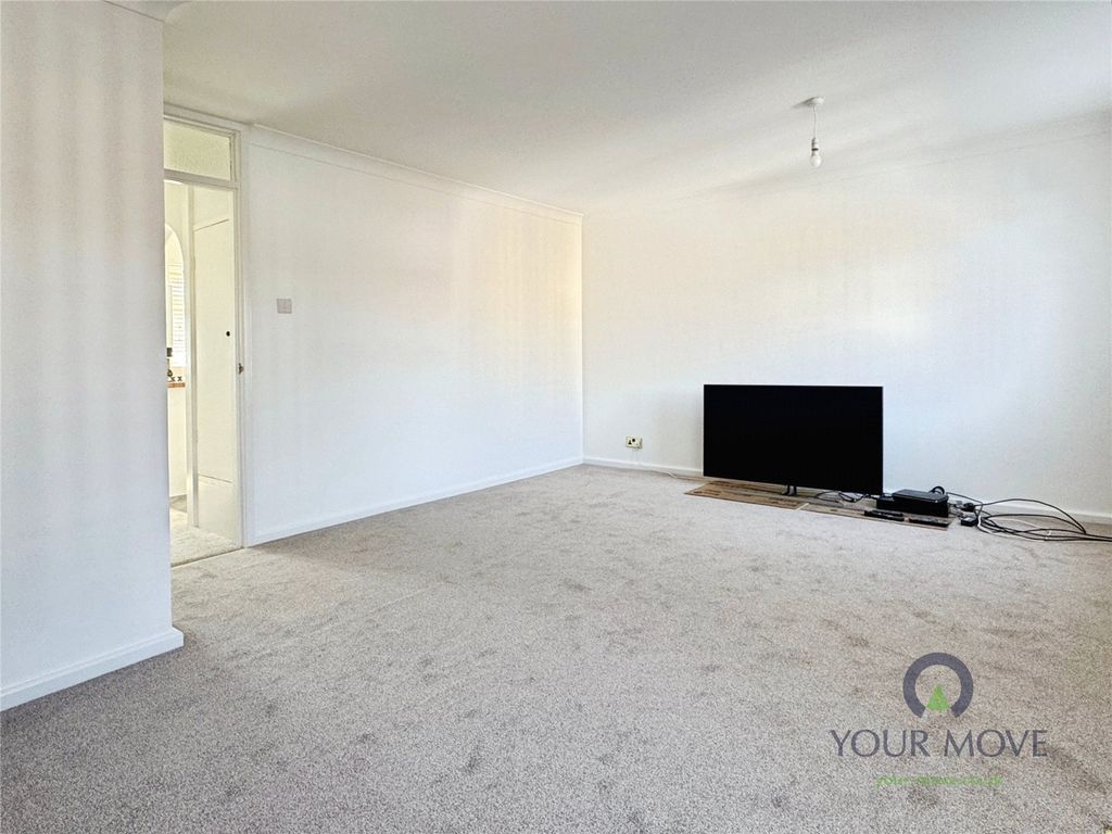 Property photo 2 of 15 Lounge