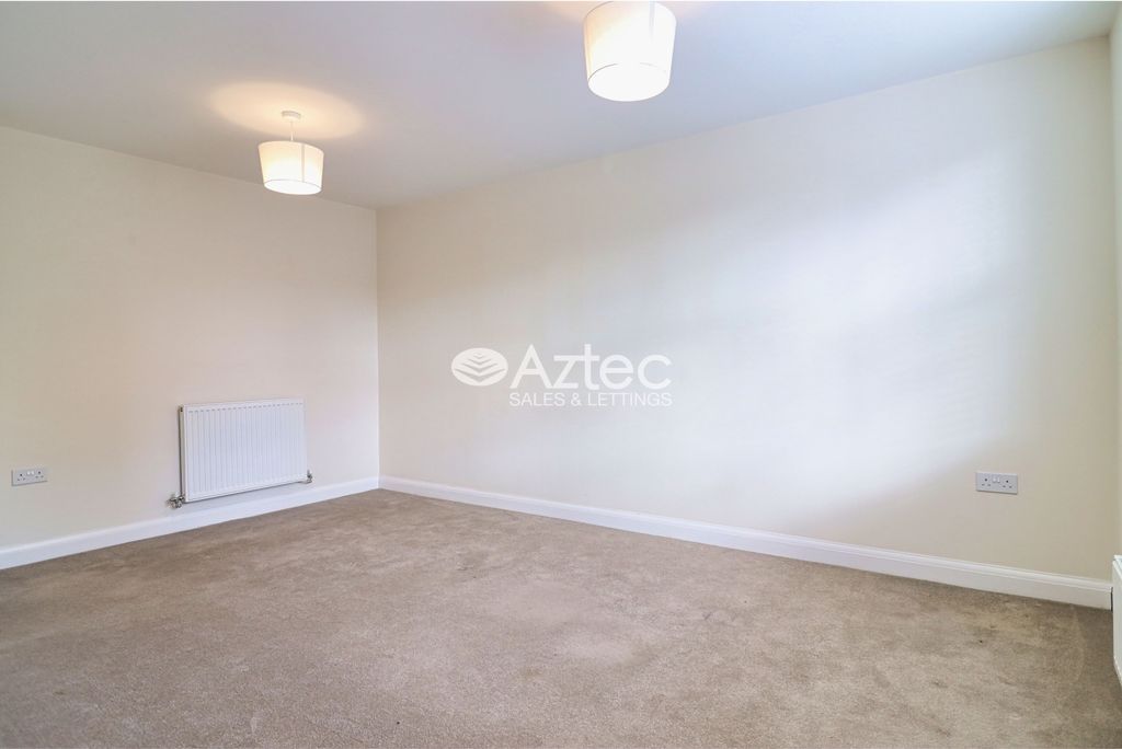 Property photo 3 of 16 Lounge