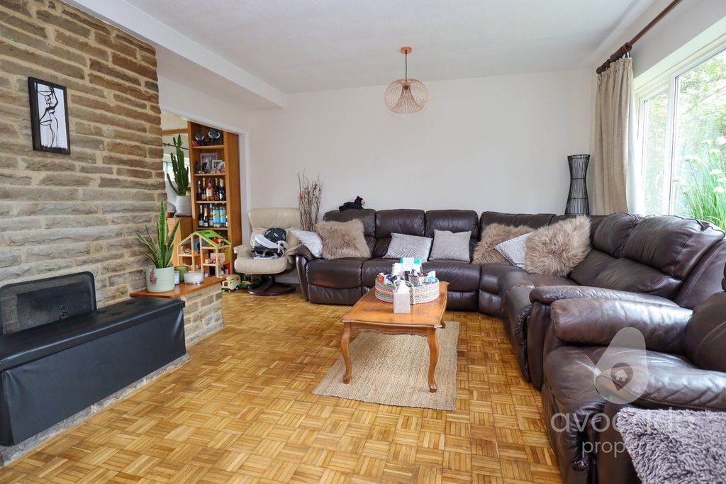 Property photo 2 of 12 4551112