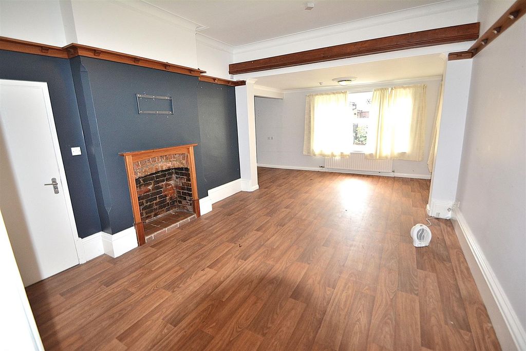 Property photo 2 of 30