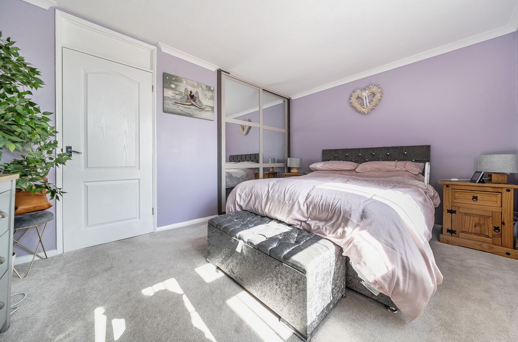Property photo 2 of 10 1321514-11-68752d...