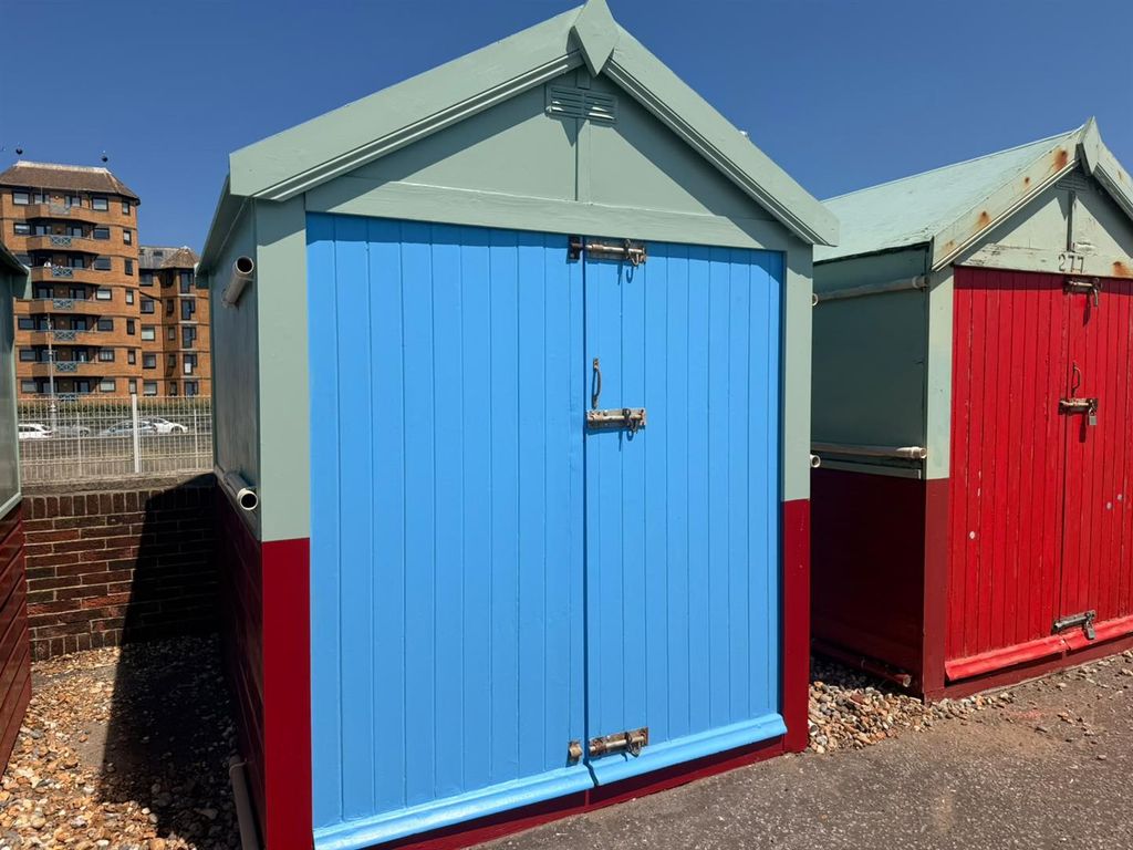 Property photo 1 of 23 Beach Hut