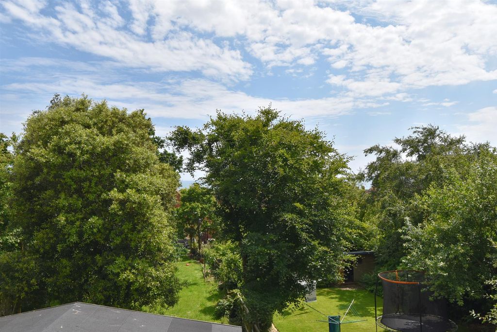 Property photo 3 of 13 Views
