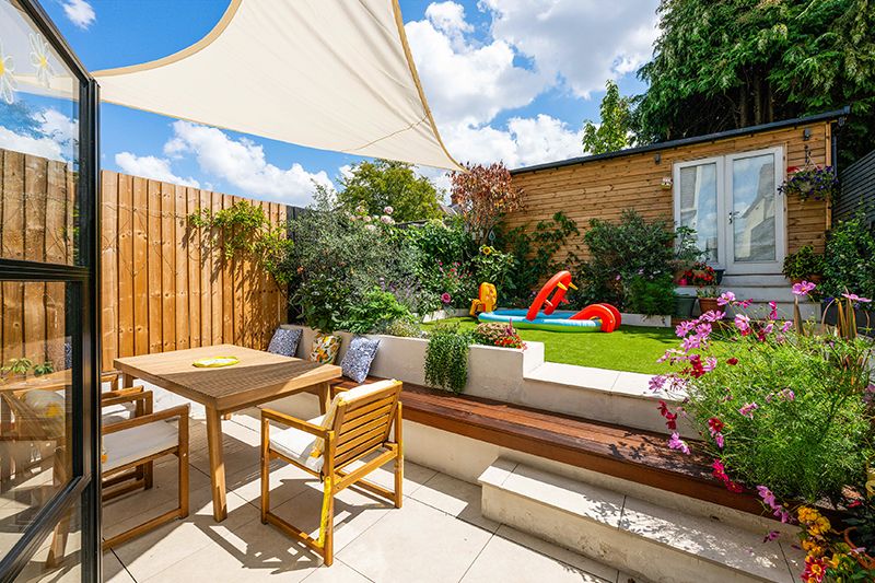 Property photo 3 of 15 Huntington Gdns