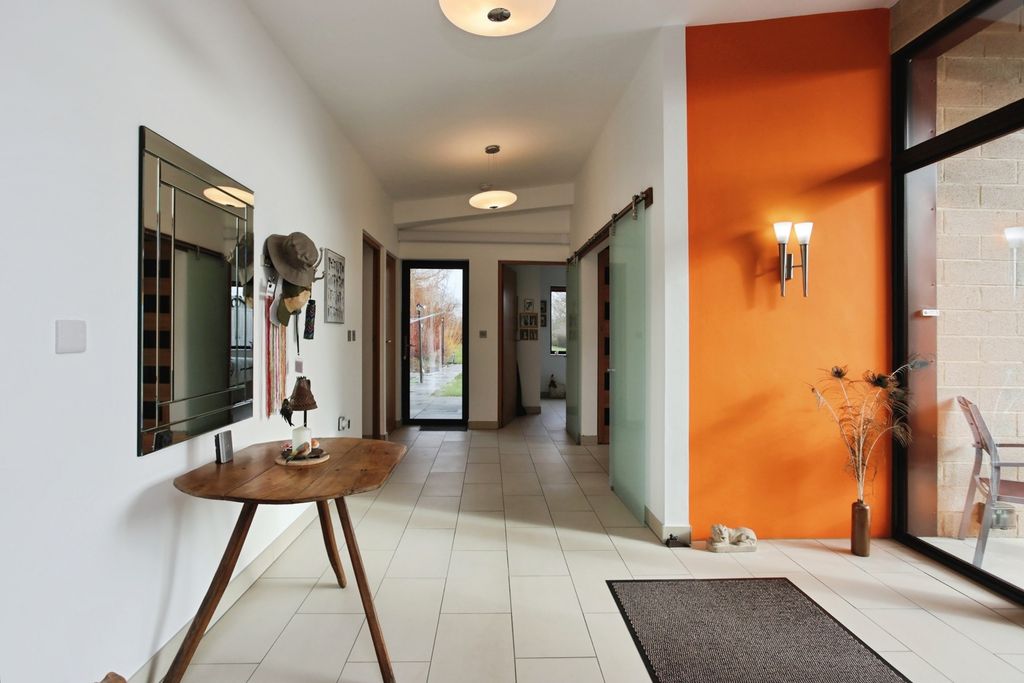 Property photo 2 of 17 Pbox-Img.Jpg