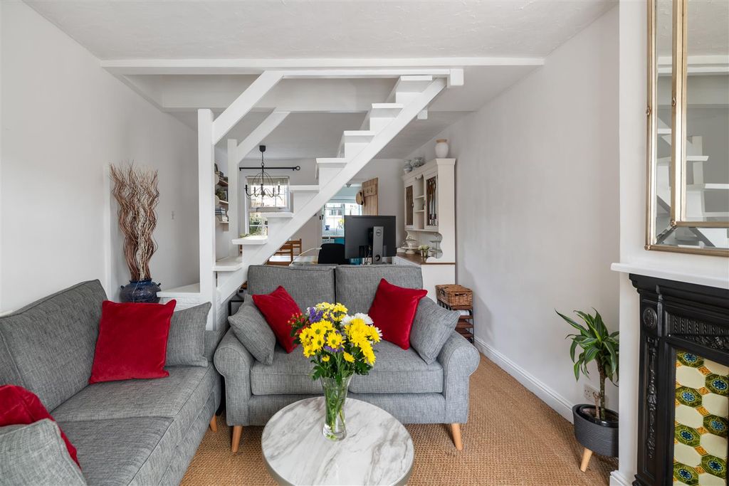Property photo 2 of 20 16 Lower Road Internals18.Jpg