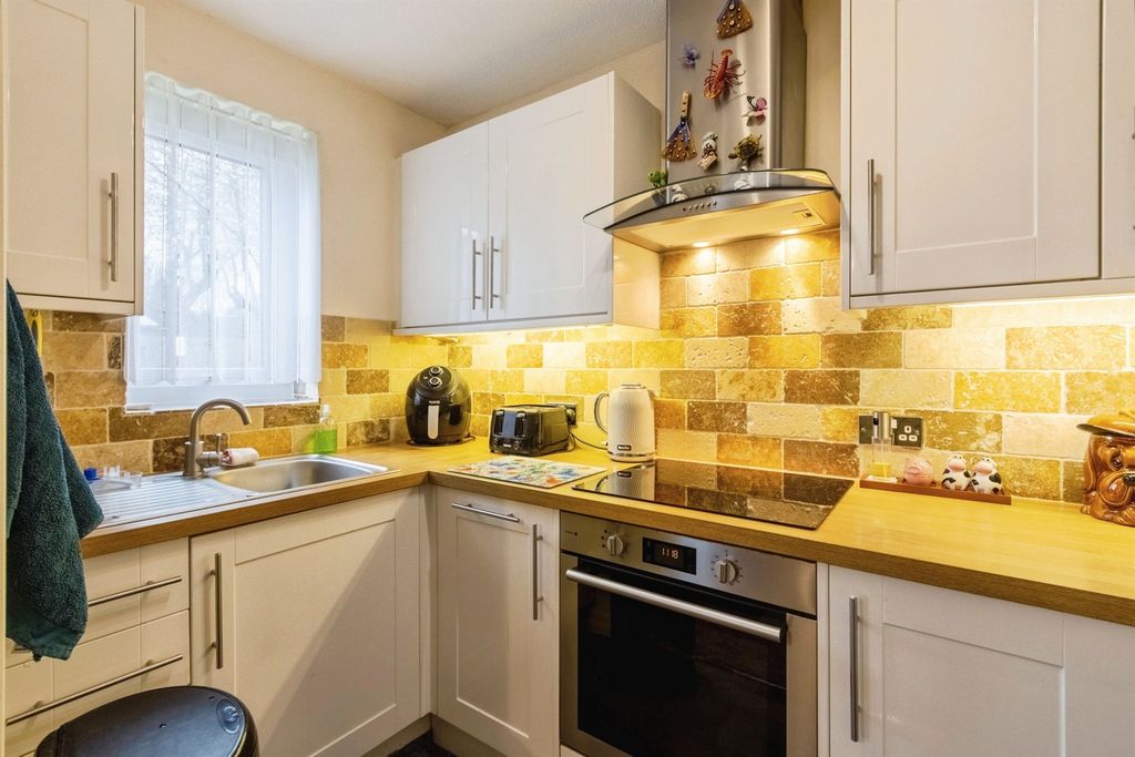 Property photo 3 of 10