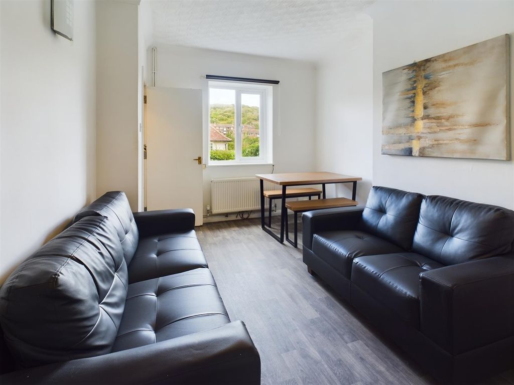 Property photo 2 of 15 Cam02534G0-Pr0417-Still011.Jpg