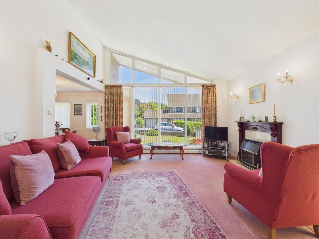 Property photo 2 of 31