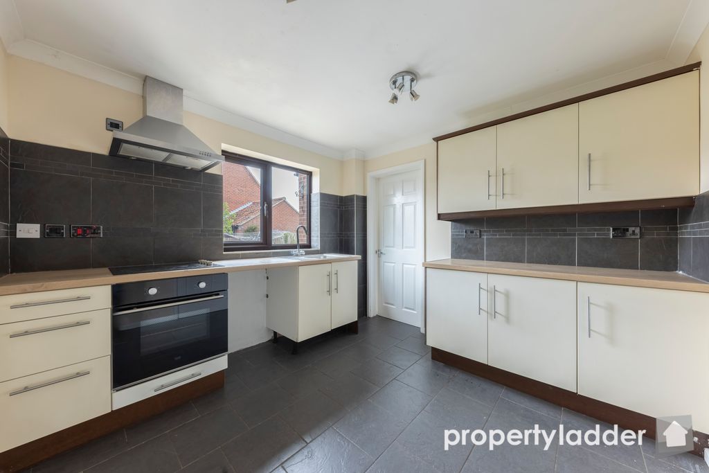 Property photo 3 of 16 Pl-6