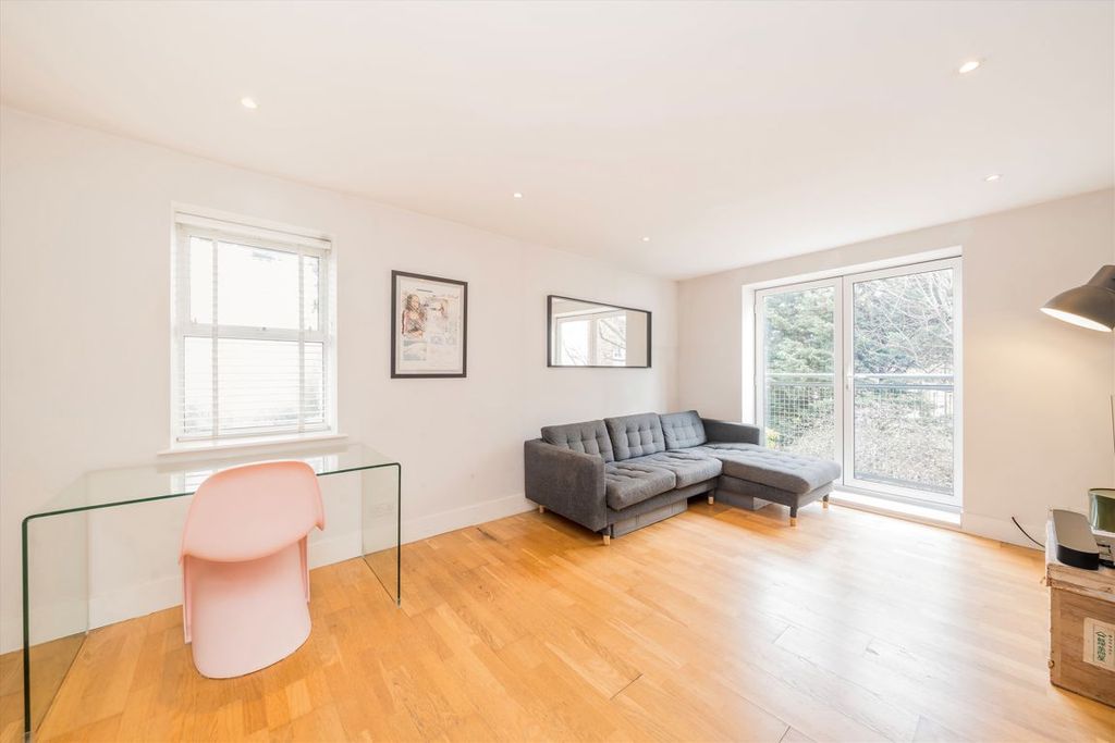 Property photo 3 of 6