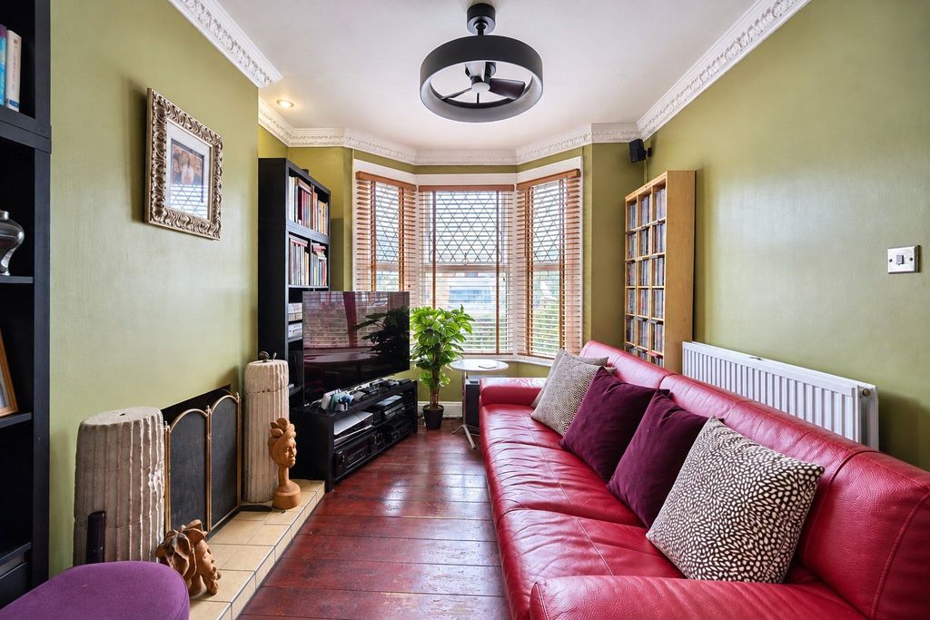 Property photo 2 of 12 Picture No. 32