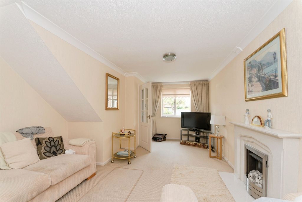 Property photo 3 of 11