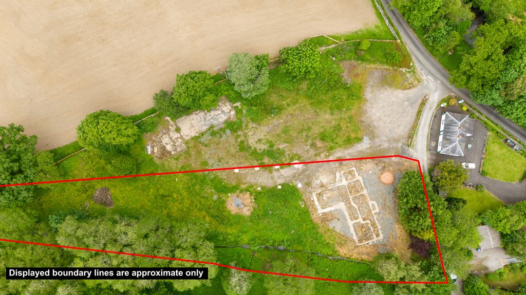 Property photo 1 of 10 Plot - Boundary