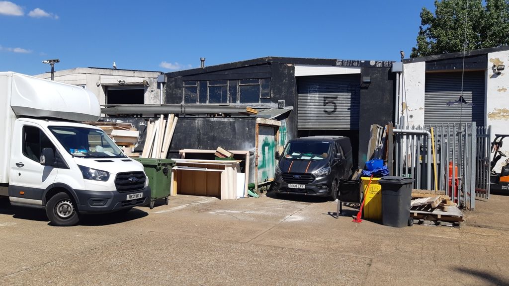 Property photo 2 of 7 Photo 5