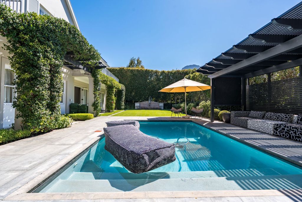 Property photo 2 of 69 Kw1733665