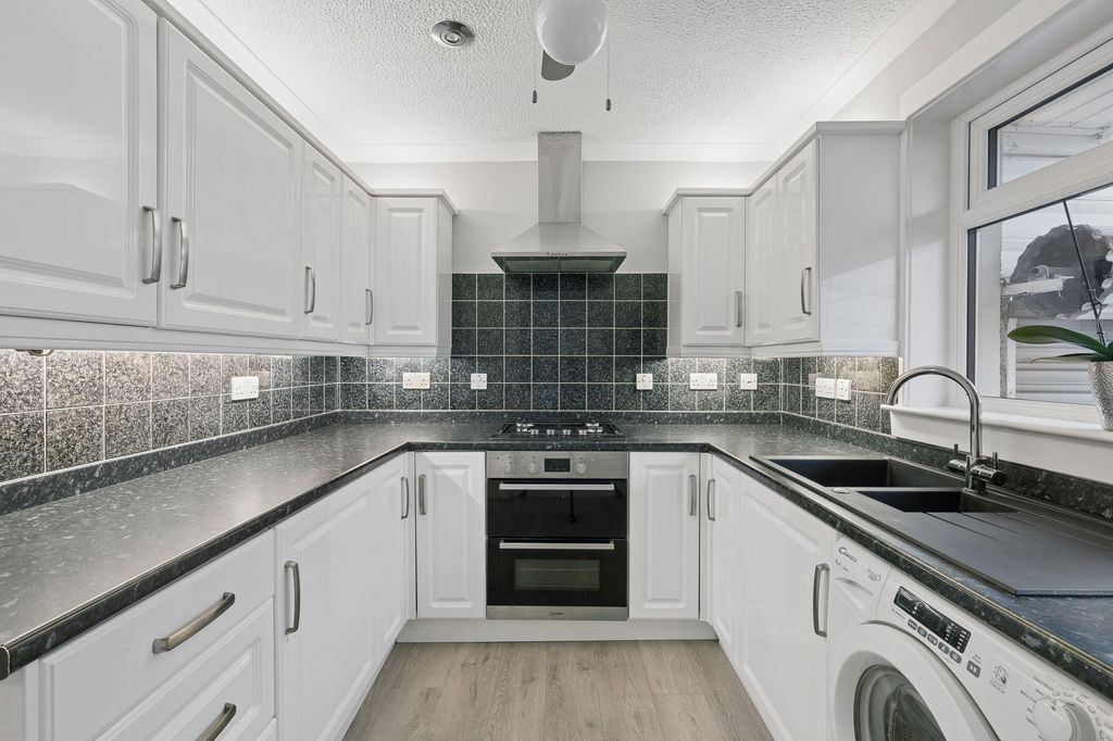 Property photo 3 of 22 Kitchen