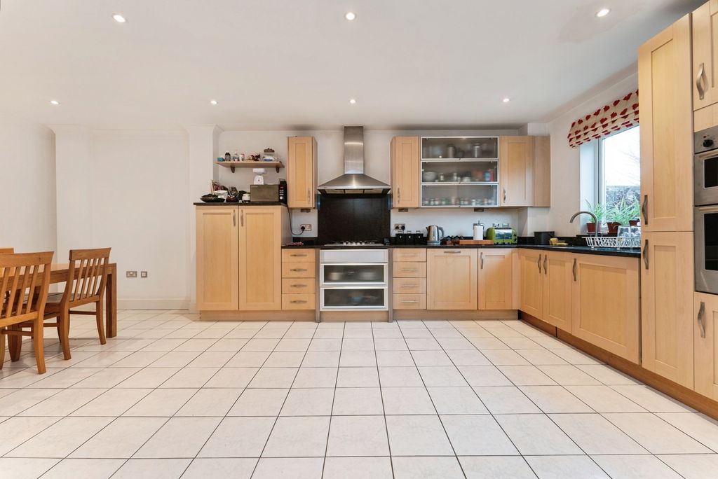 Property photo 3 of 45 Pbox-Img.Jpg