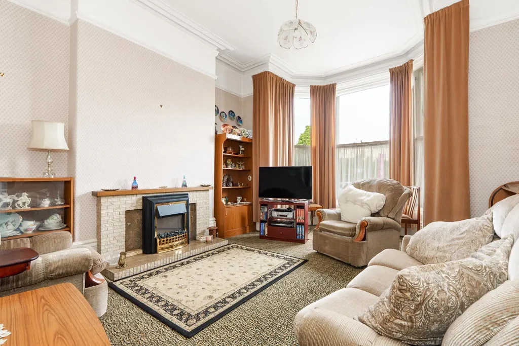 Property photo 3 of 23