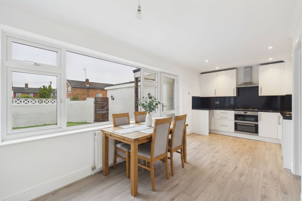 Property photo 3 of 14 Kitchen Diner