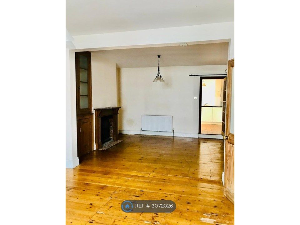 Property photo 3 of 12 Dinning