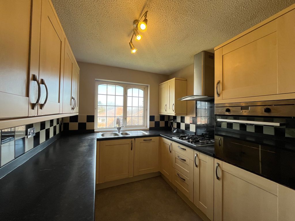 Property photo 2 of 8 Kitchen