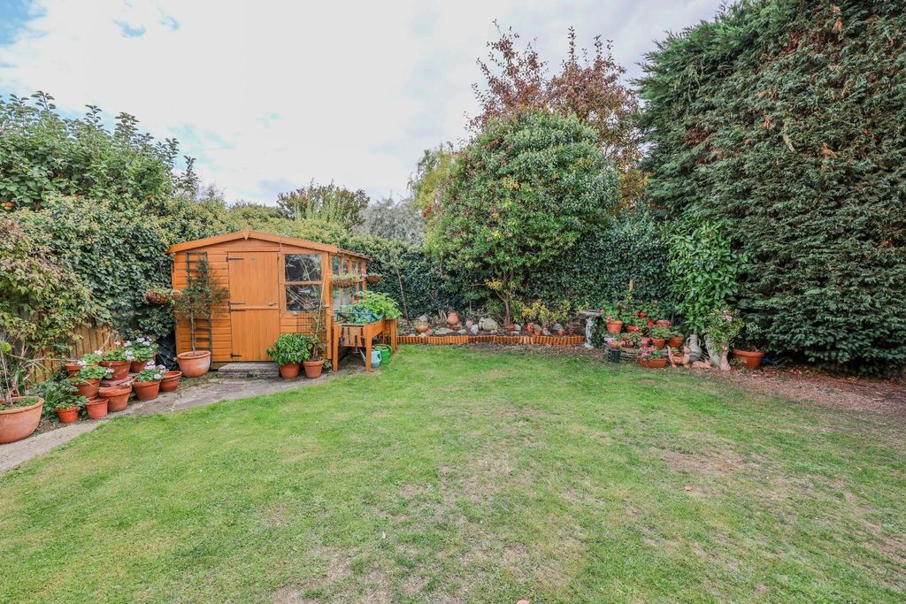 Property photo 2 of 24