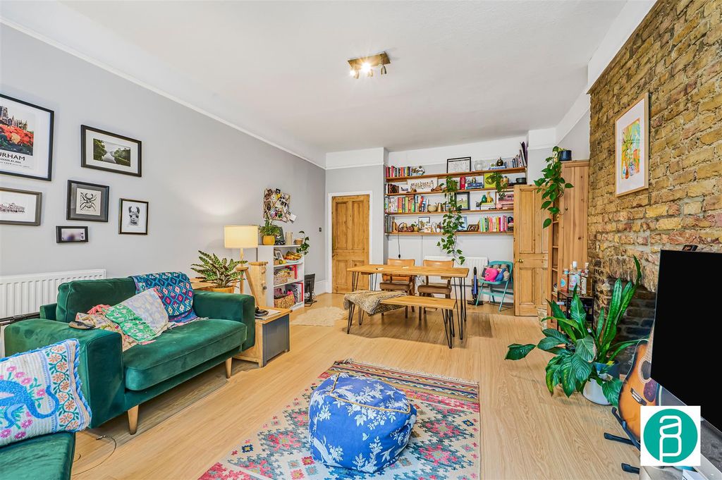 Property photo 3 of 14 Andrew_Purnell_-_Aydarth_Court__Oakhill_Road_Sw15_