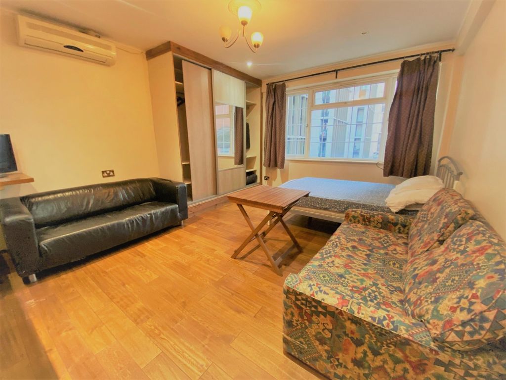 Property photo 2 of 6 Studio