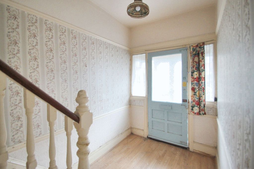 Property photo 2 of 18