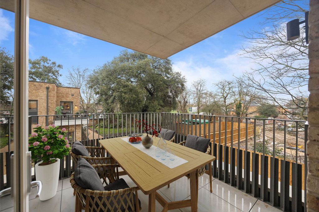 Property photo 2 of 9