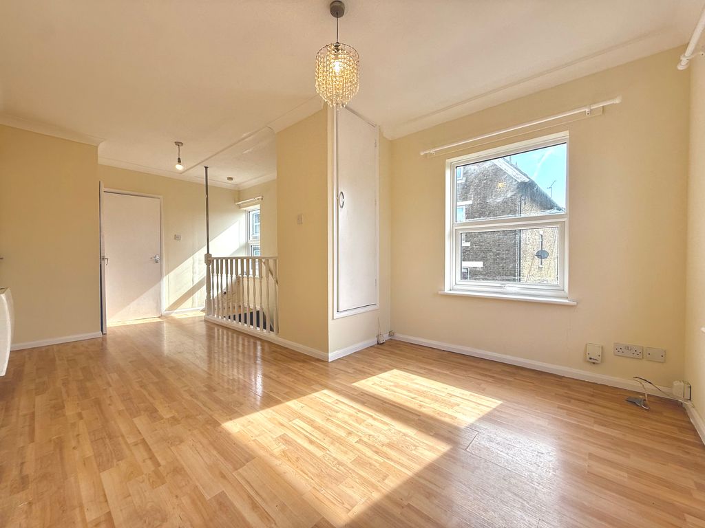 Property photo 3 of 6 Living Room