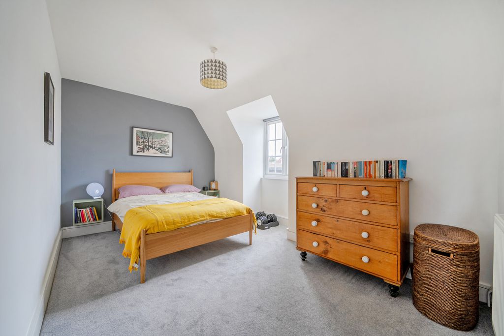 Property photo 3 of 17 1527110-9-1A0F1Bb...