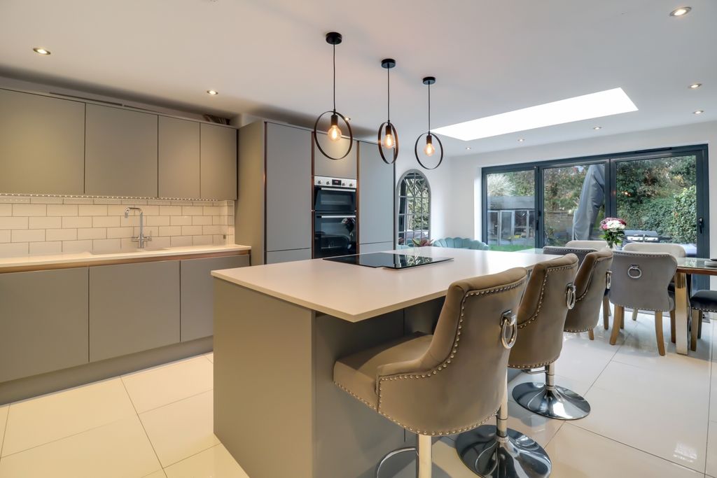 Property photo 2 of 20 Img_1410-Img_1412