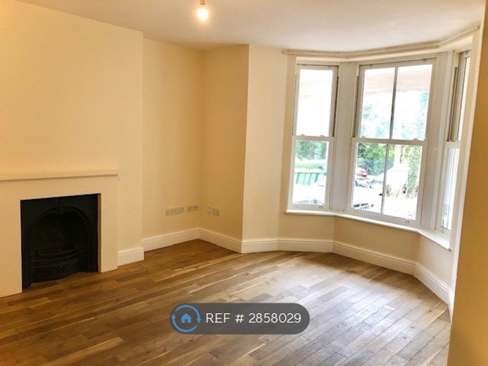 Property photo 2 of 9 Living Room