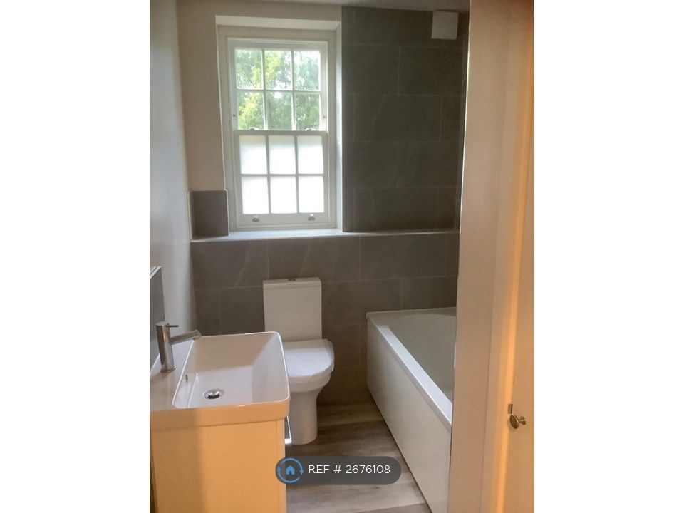 Property photo 3 of 7 Bathroom