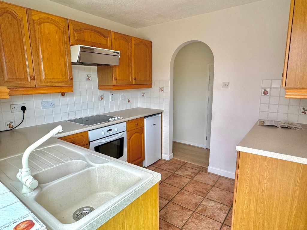 Property photo 2 of 11 Kitchen