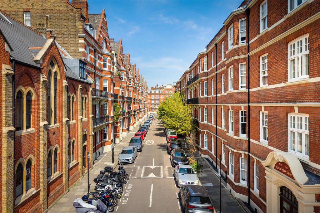 Property photo 1 of 18 Rugby Mansions-4.Jpg