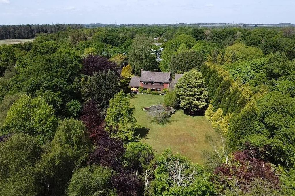 Property photo 2 of 36 Gallery