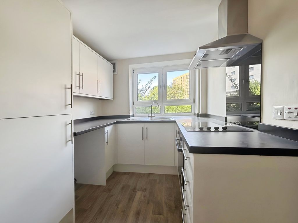 Property photo 3 of 11 03